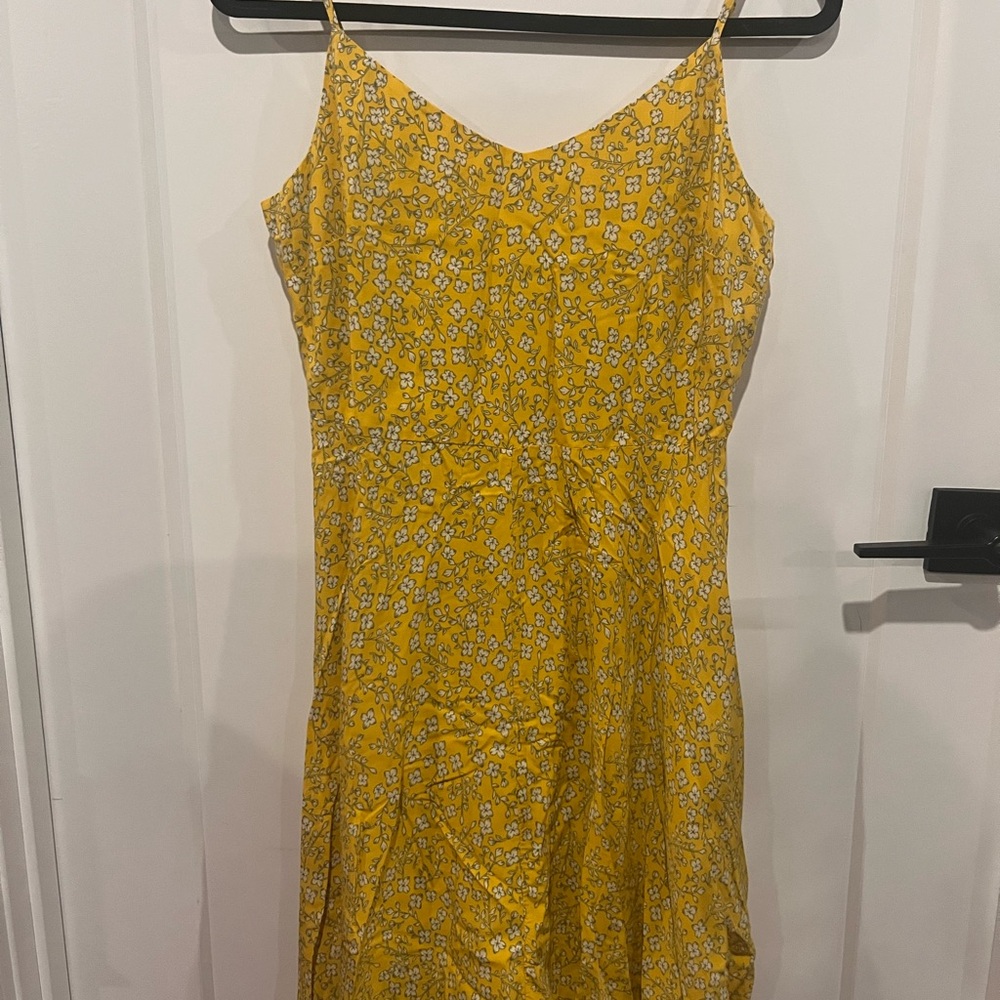 GAP Yellow Pleated Midi Dress Spaghetti Strap V-Neck